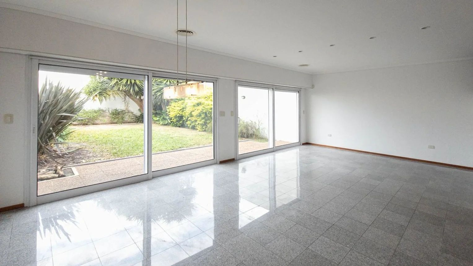 61e18e25-369a-4fb0-8b5b-5e6c2761297d