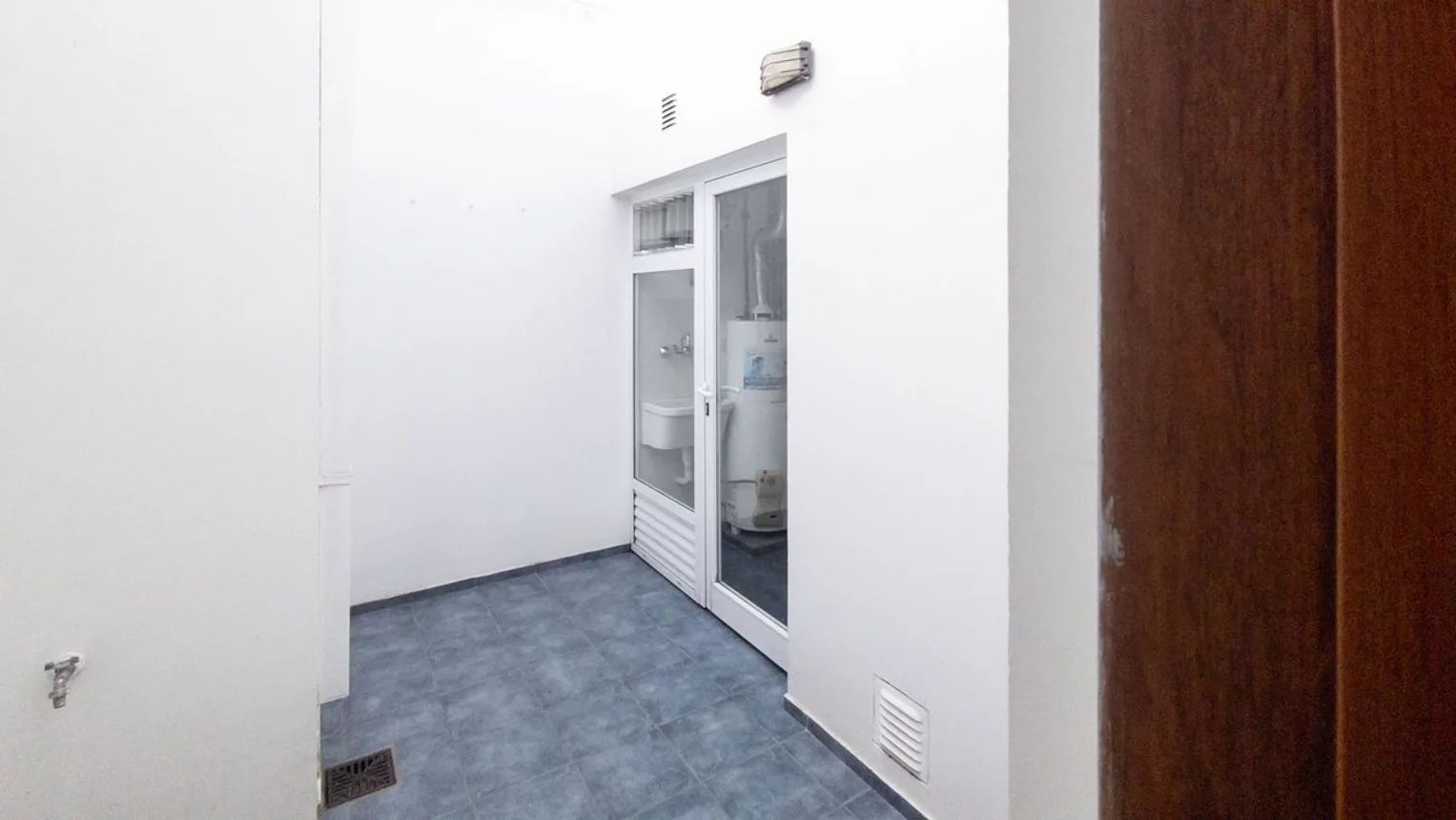 6b7fcdee-a277-4c21-8539-f246493ab3c9